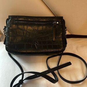 Simply Vera Wang crossbody bag